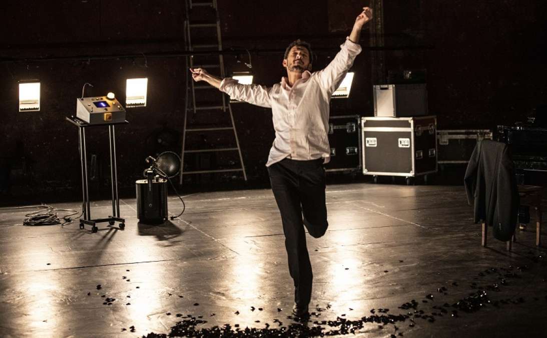 Vincent Dedienne, déjà deux Molière de l’humour